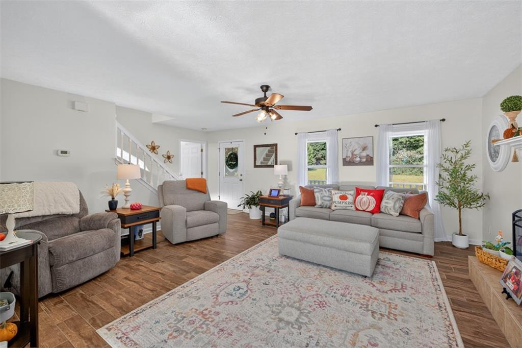 1460 TWIN MANOR Drive