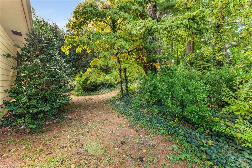 1307 Mayfair Drive NE