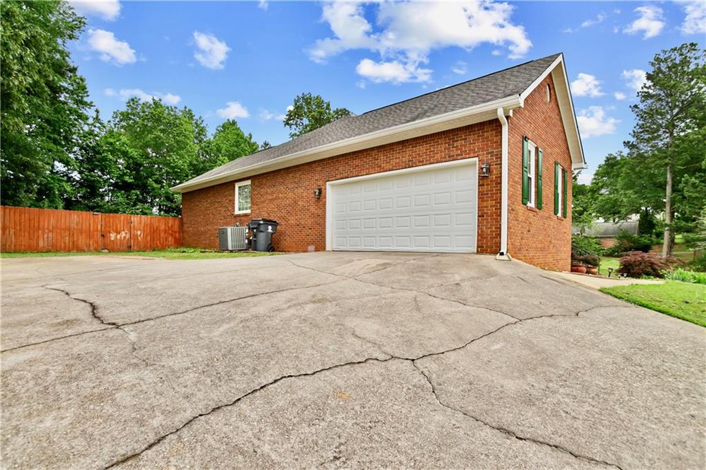 124 Crown Walk, Mcdonough, Georgia image 4