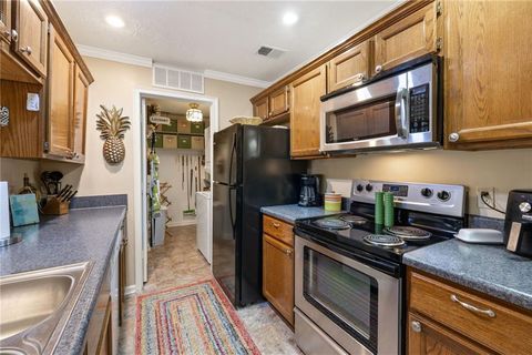 Condo For Sale - 525 Warm Springs Circle<br/> Roswell, GA 30075