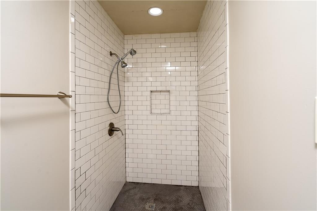 Brookwood - Residential Lease