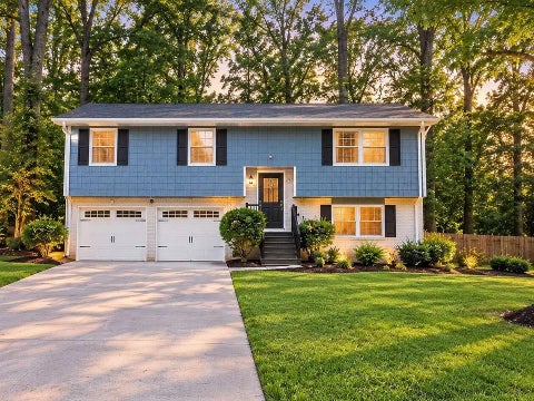 Homes For Sale - 5902 Christopher Lane<br/> Lithonia, GA 30058