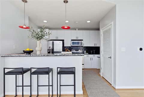 Condo For Sale - 943 Peachtree Street #1915<br/> Atlanta, GA 30309