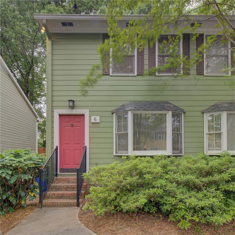6 Holly Downs Court NW