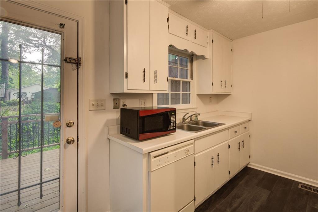 6 Holly Downs Court, Atlanta, Georgia image 12
