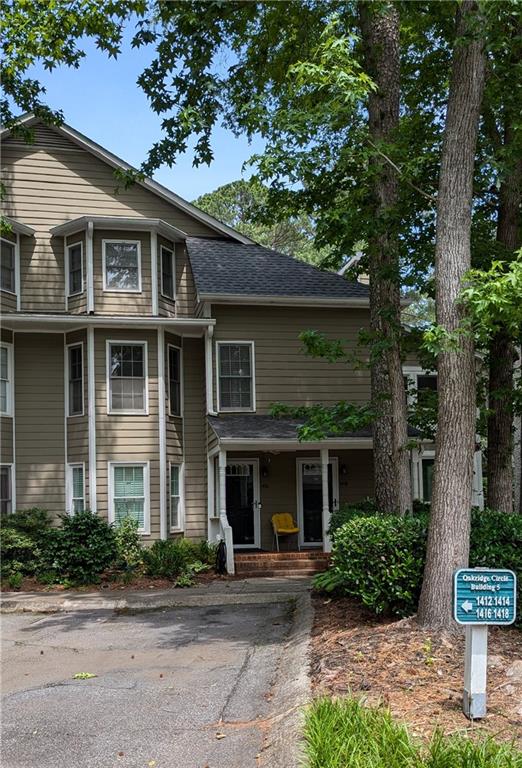 1416 Oakridge Circle