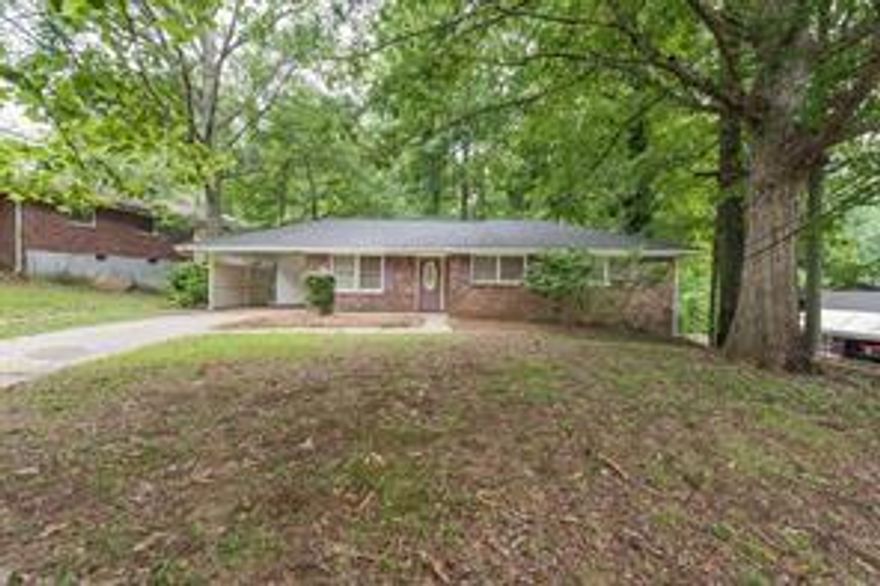 A must see gem.  Beautifully well-maintained 4-sided brick, 3/1.5 ranch home just minutes from Downtown Marietta and a variety of shopping and dining options.  Nice hardwood floors throughout with a spacious kitchen.  The home is fenced in with a huge back yard with a brand new deck perfect for entertaining.  The home is vacant and ready to be leased as early as November 17, 2024.  Single carport and ample street parking available.  No HOA. Hurry, this home will not last.

This is a go and show.   A supra box will be placed on the home at a later date.