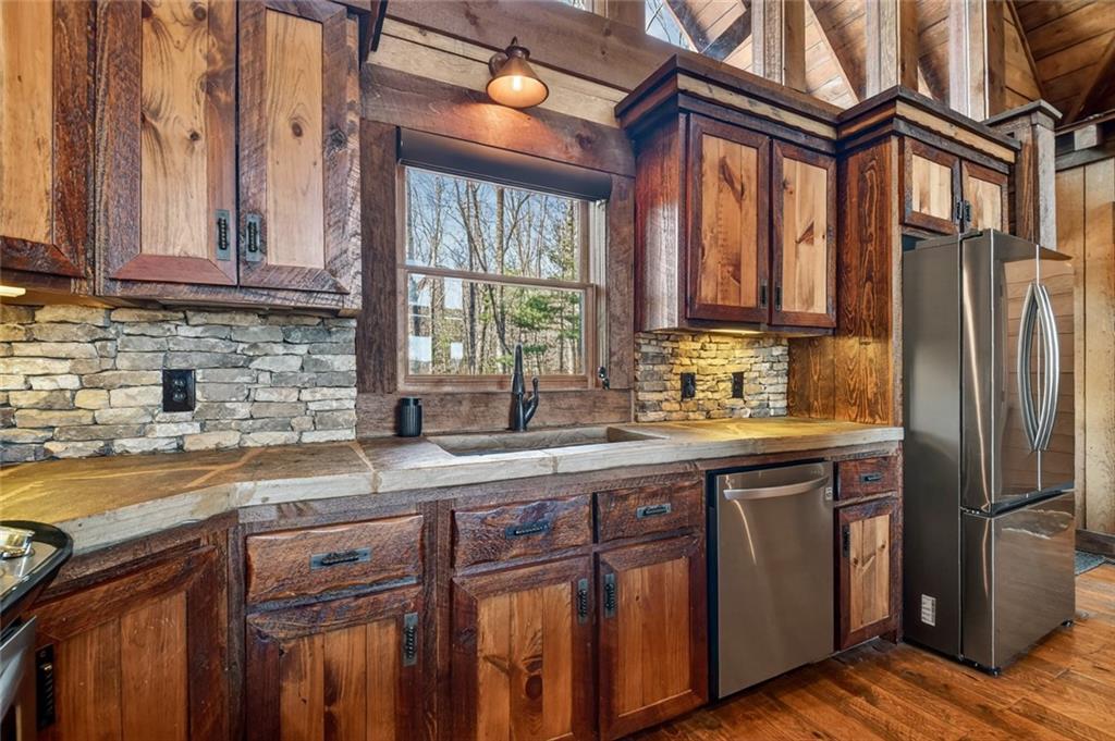 Epworth, Georgia, 30541, United States, 3 Bedrooms Bedrooms, ,4 BathroomsBathrooms,Residential,Active,2028774
