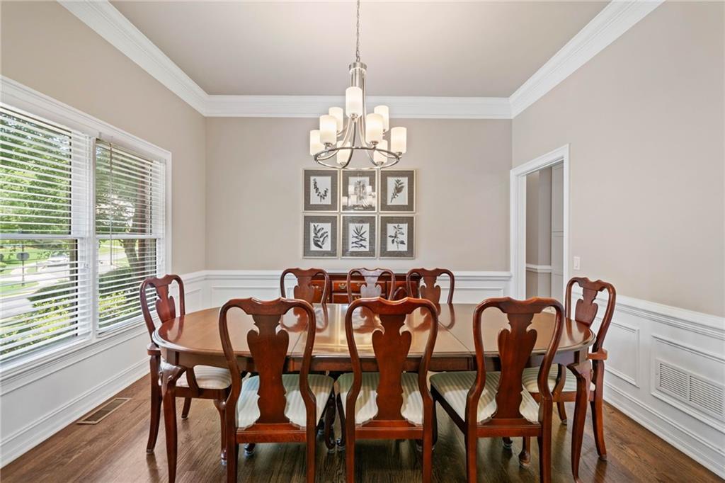 997 Thousand Oaks Bend NW