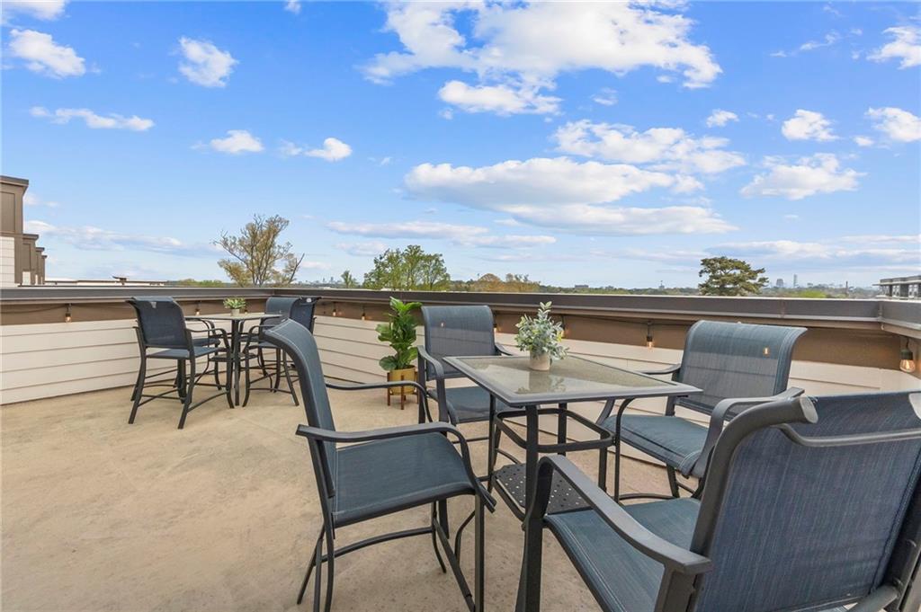 1001 Burnside Lane NW