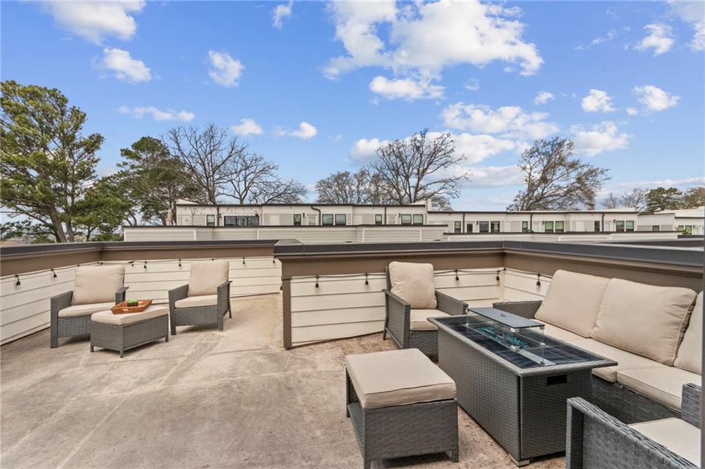 1001 Burnside Lane NW