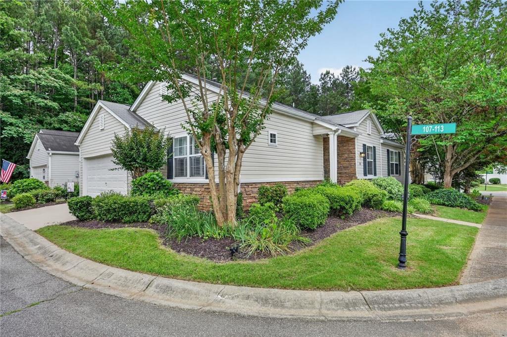 111 W Oaks Court