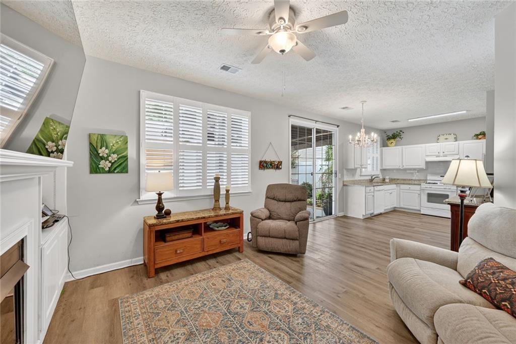 111 W Oaks Court