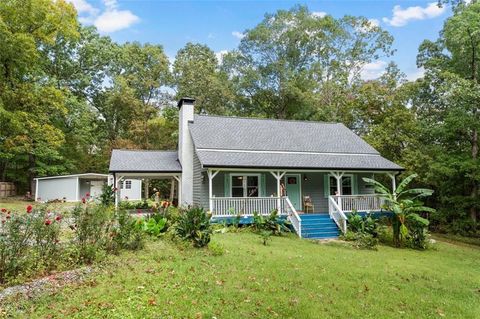 A home in Adairsville