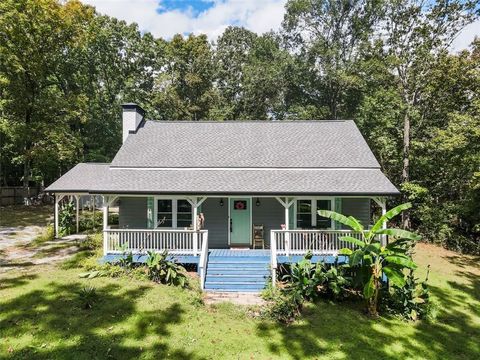 A home in Adairsville