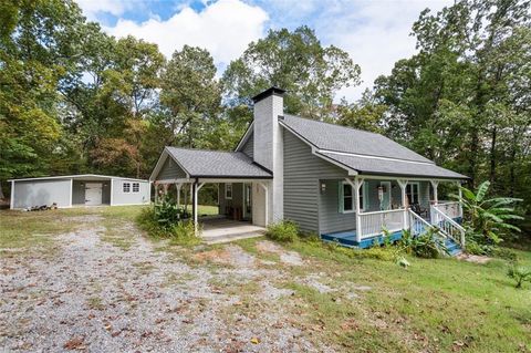 A home in Adairsville