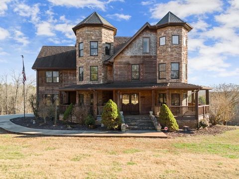 A home in Toccoa