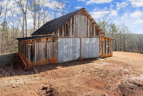 A home in Toccoa