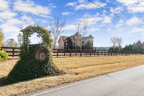 A home in Toccoa