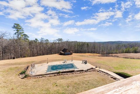 A home in Toccoa