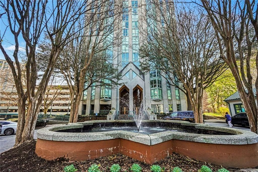 2870 Pharr Court NW 1806