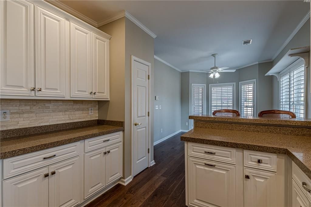 listing image 118