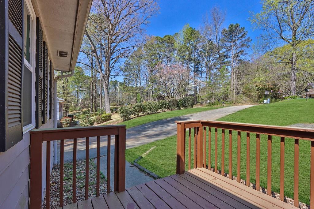 3618 Mansfield Lane, Snellville, Georgia image 4