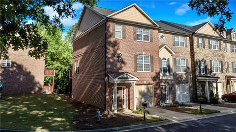 Townhouse For Sale - 1885 Appaloosa Run Trail<br/> Buford, GA 30519