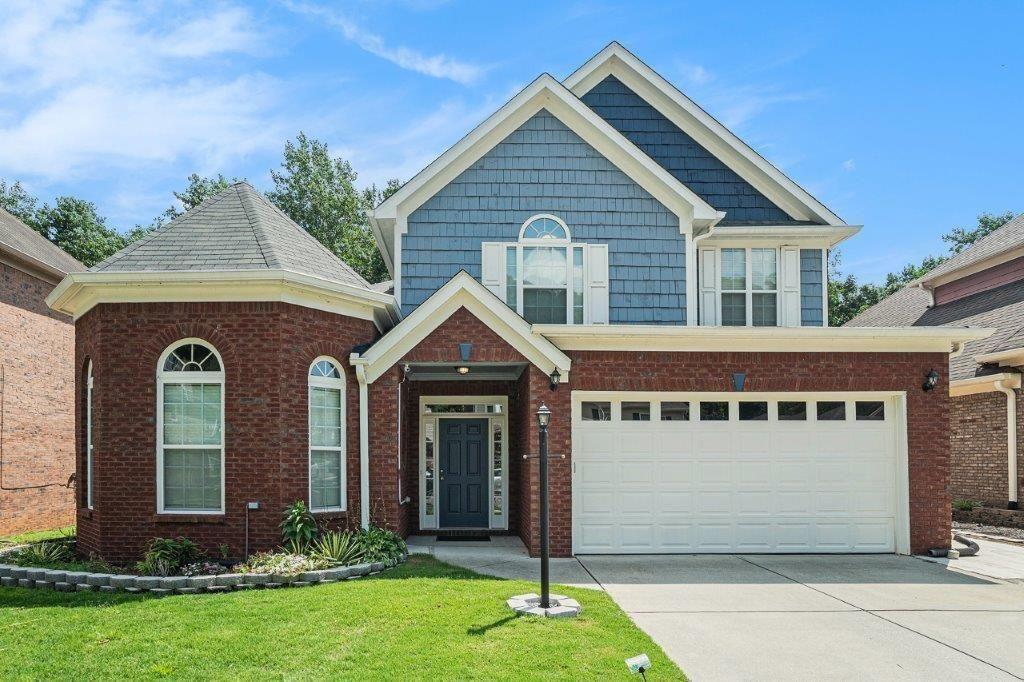 Located in a quiet cul-de-sac in the heart of Snellville. This home offers easy access to shopping, dining and entertainment. This is a well maintained 4 bedroom, 3 bathroom home. It is move in ready, with beautiful wood flooring throughout which gives it a modern clean feel. The main level includes a formal dining room with an open view to the living room and Chef's dream kitchen. Perfect setup for entertaining family and guests. Three of the four bedrooms are on the first level including the luxurious Primary Suite. A large bedroom with full bath is on the second level which can be used a media room, office or guest room. The A/C and roof are among the many upgrades. We welcome your visit.