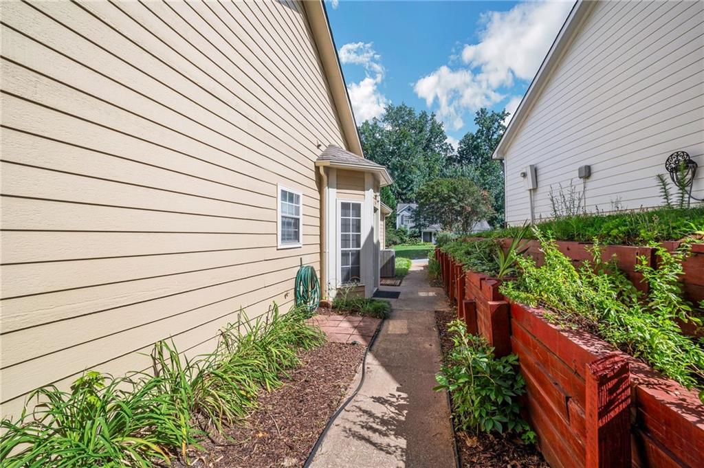 Moorings at Riv - Residential Lease