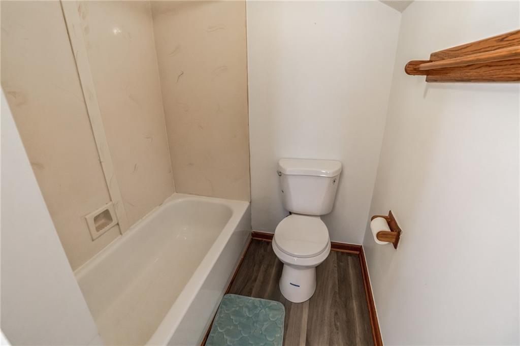 Moorings at Riv - Residential Lease