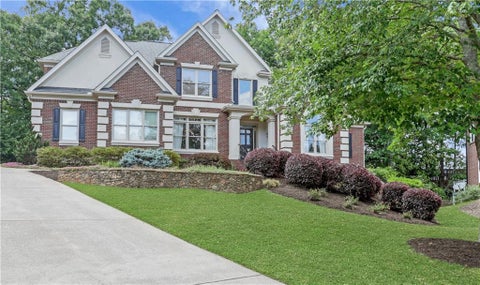Homes For Sale - 550 Heron Run Court<br/> Milton, GA 30004