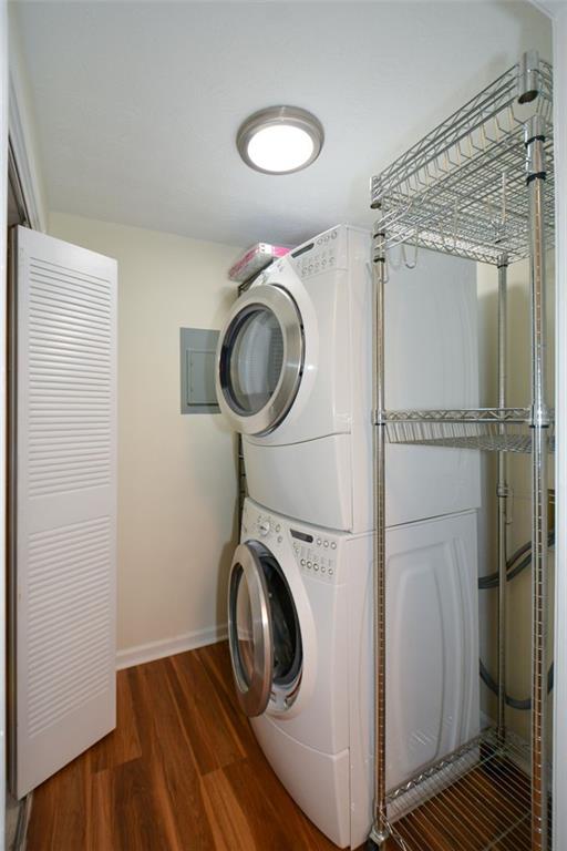 Woodridge Way - Residential