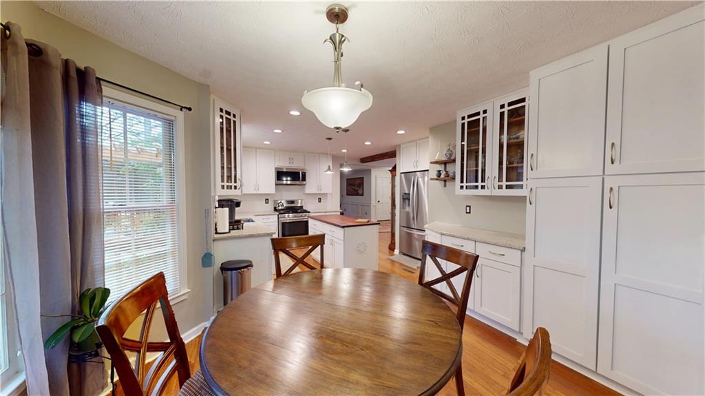 2884 Overwood Lane, Snellville, Georgia image 7
