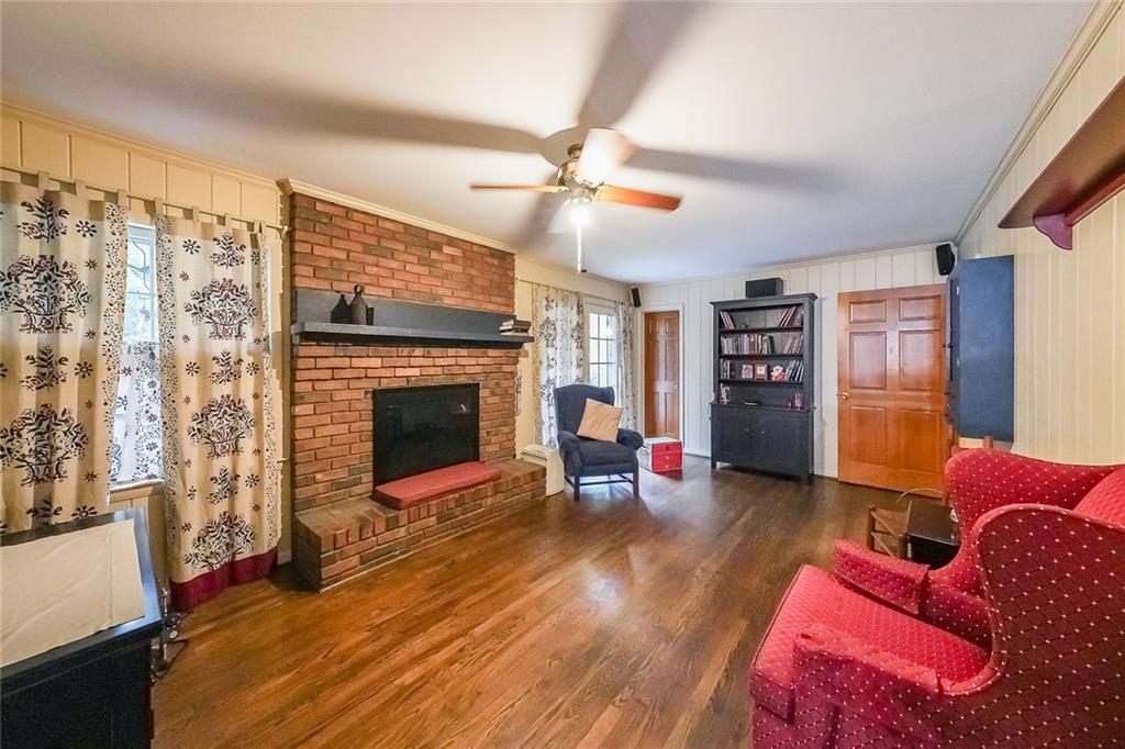 2827 Beverly Hills Drive