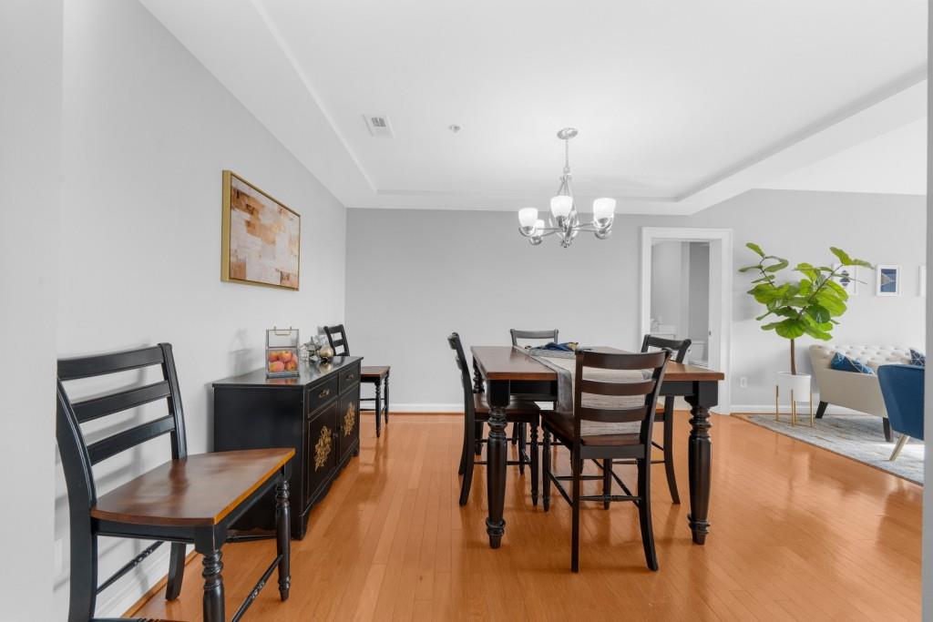 250 Park Avenue W 701