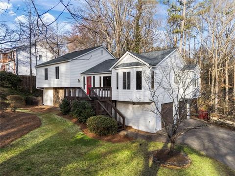 Photo of 220 Wickerberry Hollow Holw, Roswell, GA 30075 (MLS # 7725300)