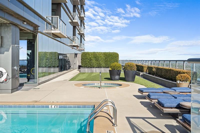 Ritz Carlton Residences - Residential