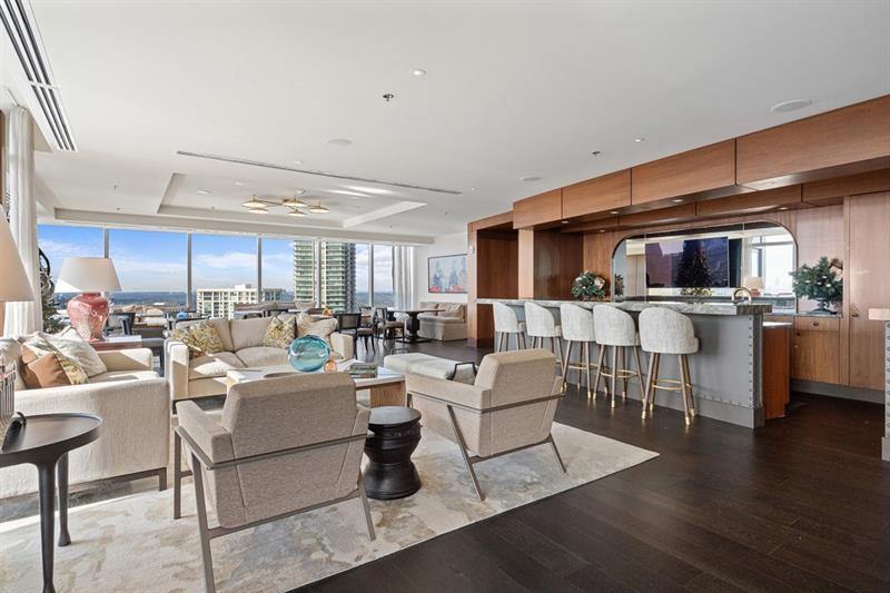 Ritz Carlton Residences - Residential