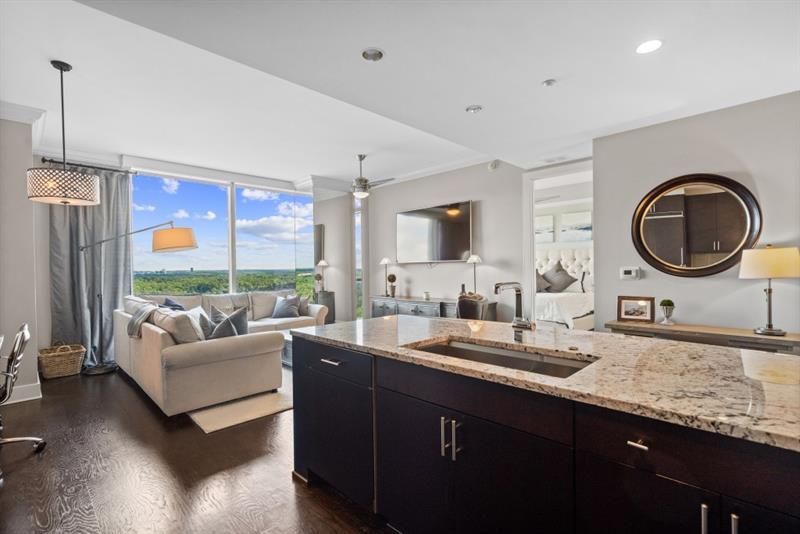 Ritz Carlton Residences - Residential