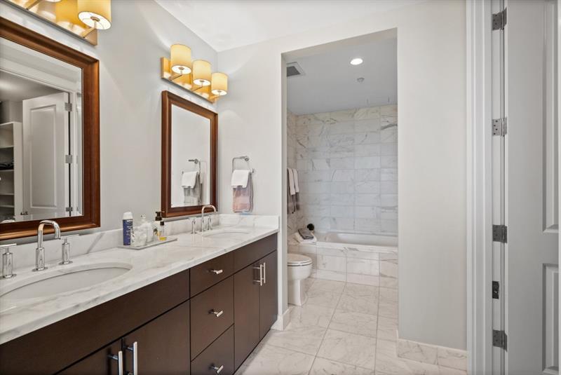 Ritz Carlton Residences - Residential