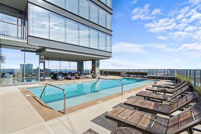 Ritz Carlton Residences - Residential