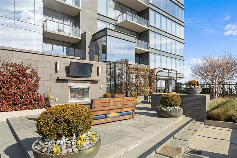 Ritz Carlton Residences - Residential