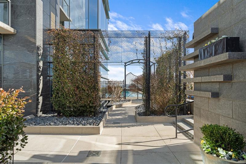 Ritz Carlton Residences - Residential