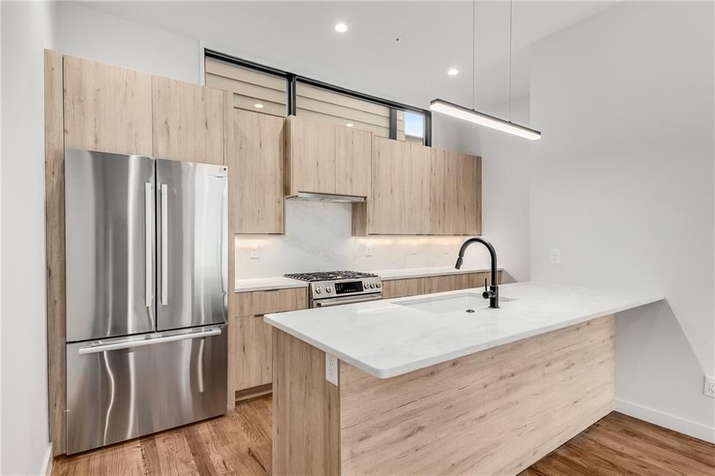 105 Georgia Avenue SE 4