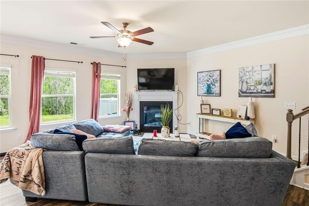 521 Crescent Woode Way