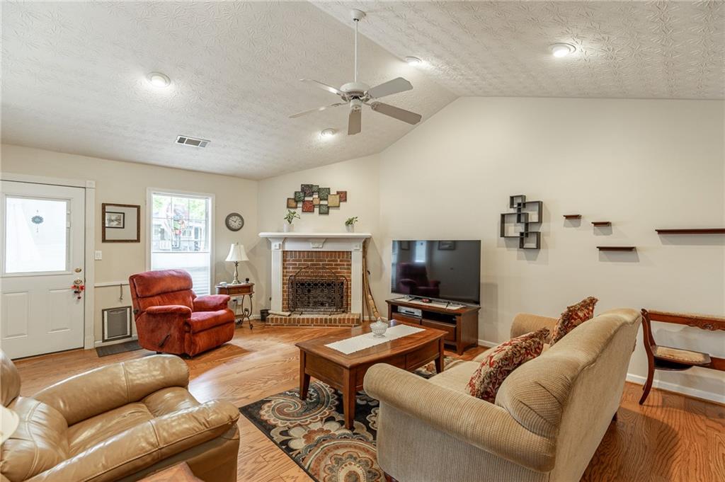 1413 Armende Circle