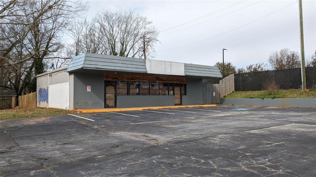 2575 FLAT SHOALS Road