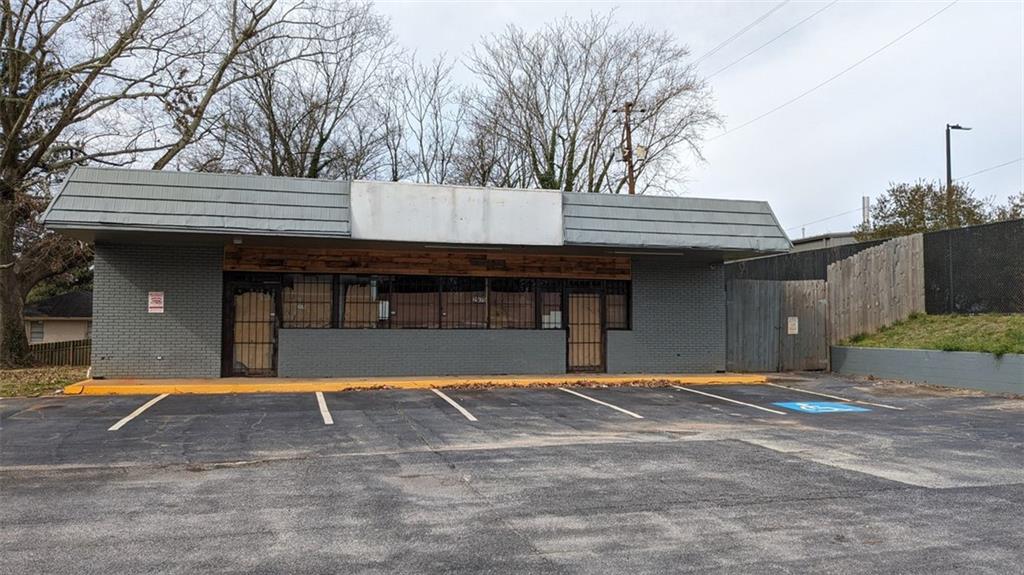 2575 FLAT SHOALS Road