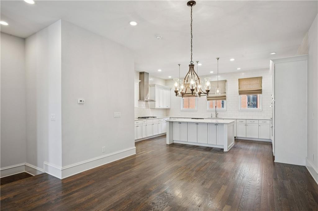 432 E Howard Avenue 20